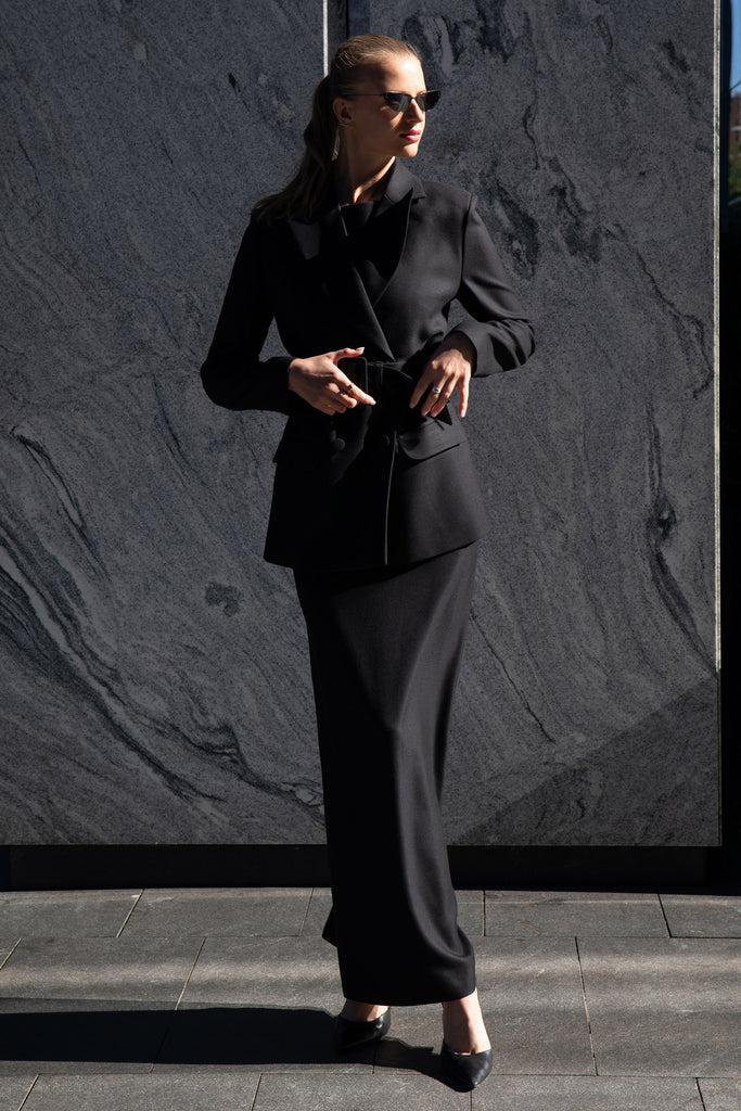 Elegant Total Black ensemble by Anastasiia Ivanova — black tailored blazer styled with a black dress, timeless monochrome sophistication