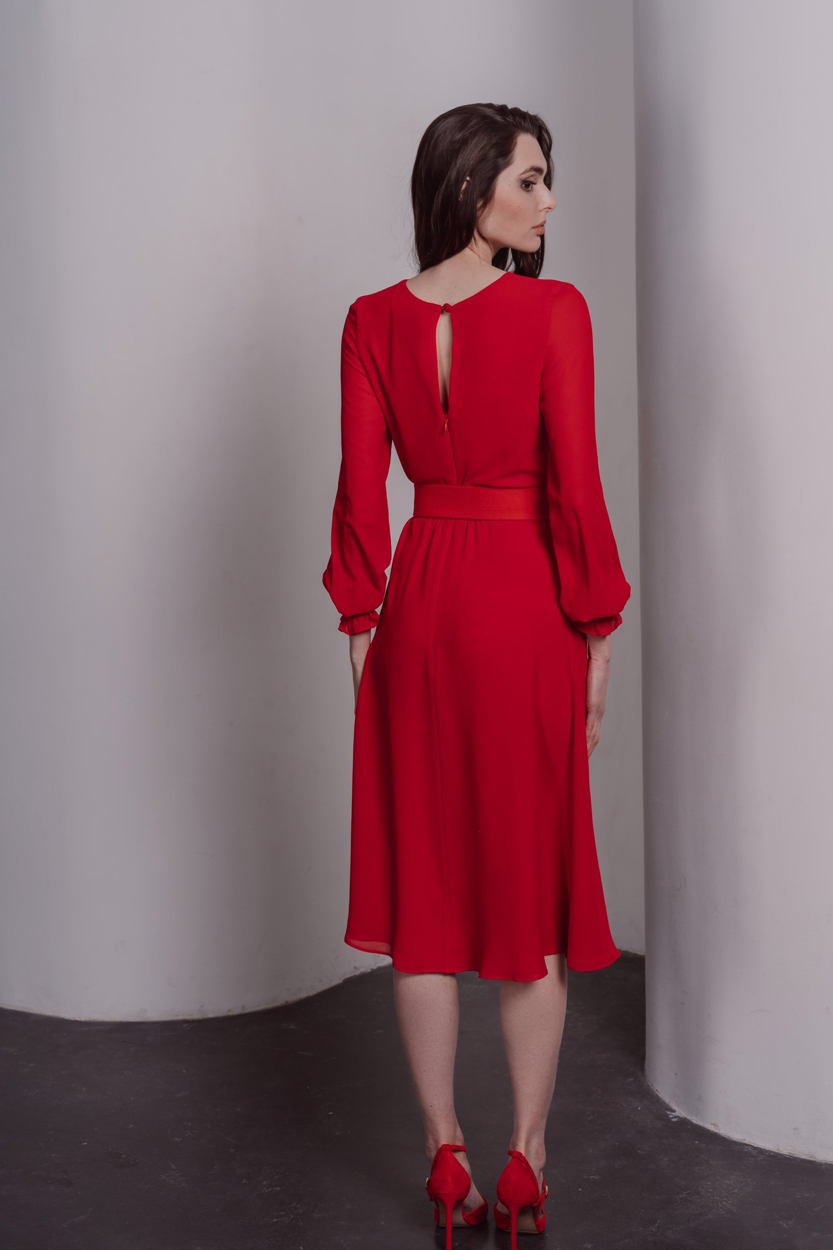 Elegant Red Midi Dress